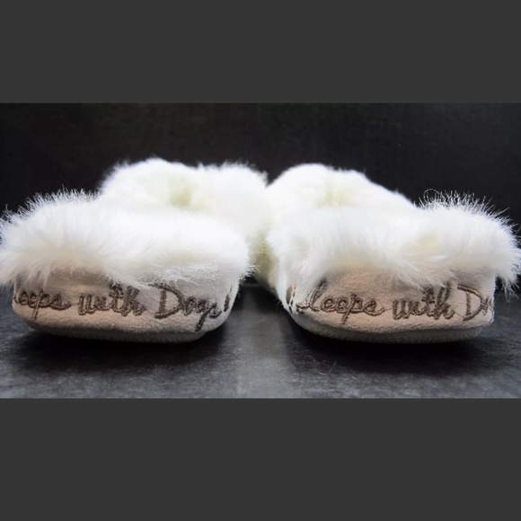 NEW Girls Small 5/6 Fluffy House Shoe Flip Flops - Picture 2 of 8